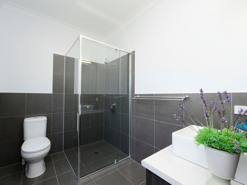 21 Grange Road, Newtown QLD 4305