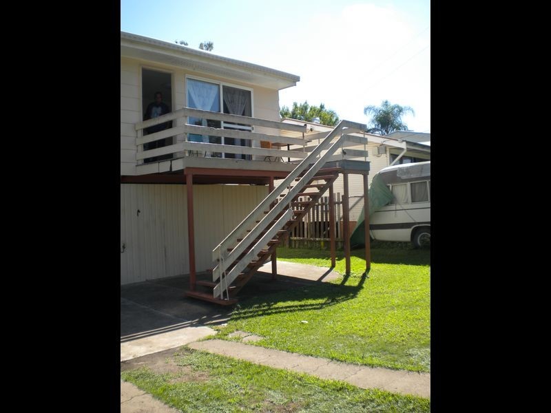 6 Selwyn Street, North Booval QLD 4304