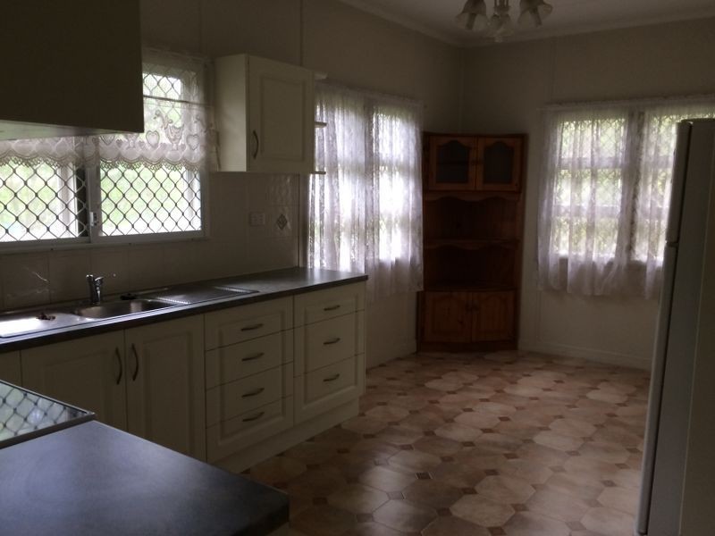 117 Pine Mountain Road, Brassall QLD 4305