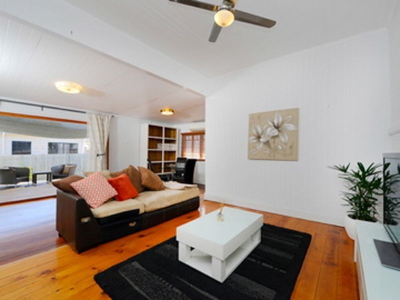21A Grange Road, Newtown QLD 4305