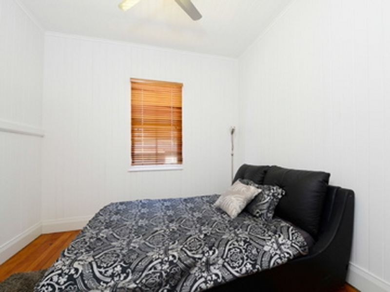 21A Grange Road, Newtown QLD 4305