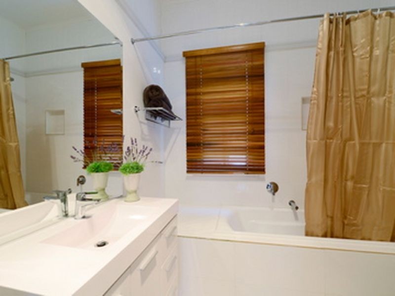 21A Grange Road, Newtown QLD 4305