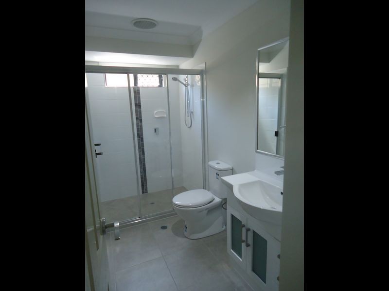 2/75 Brentwood Drive, Bundamba QLD 4304