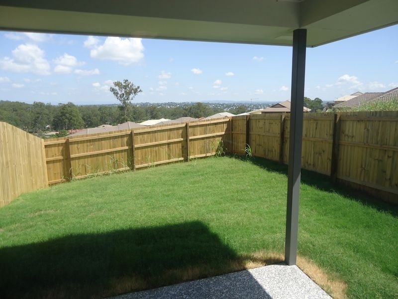 2/75 Brentwood Drive, Bundamba QLD 4304