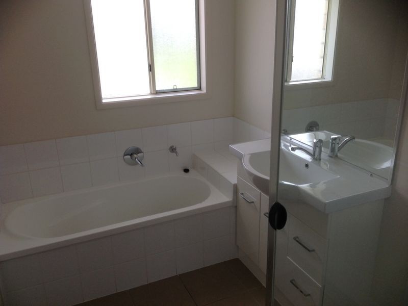 2/37 Jacaranda st, East Ipswich QLD 4305