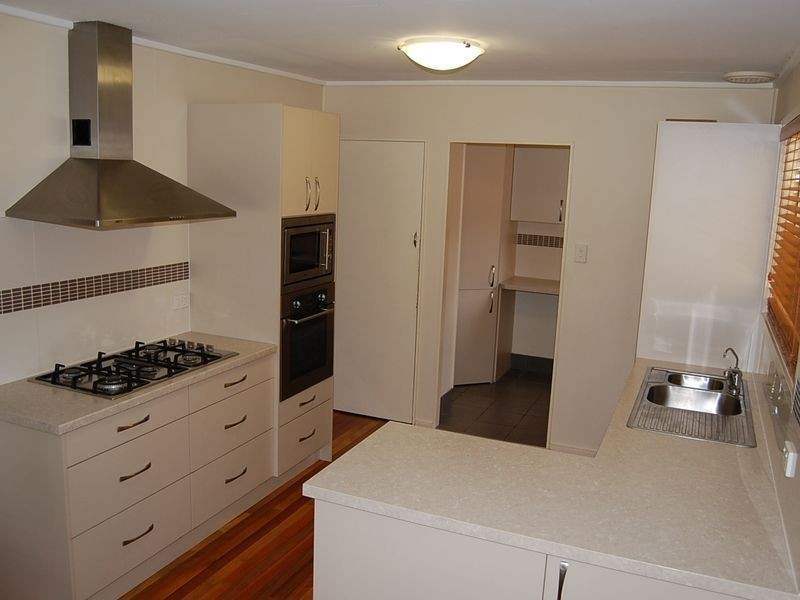 2 Peacock Street, One Mile QLD 4305