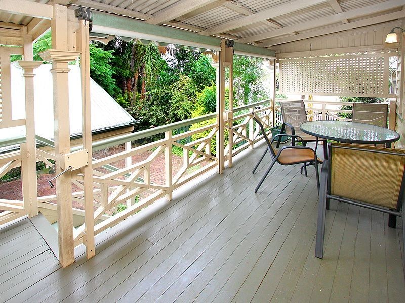 18 Waghorn st, Woodend QLD 4305