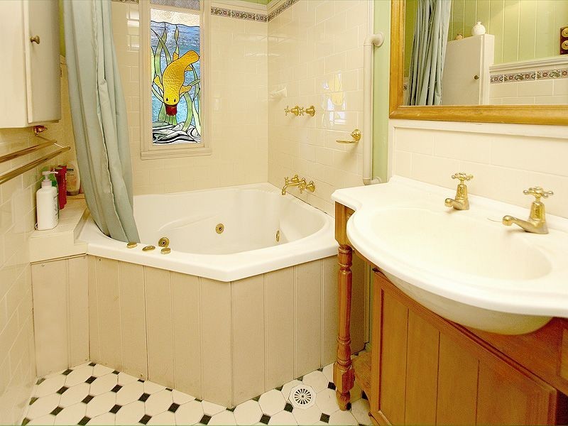 18 Waghorn st, Woodend QLD 4305