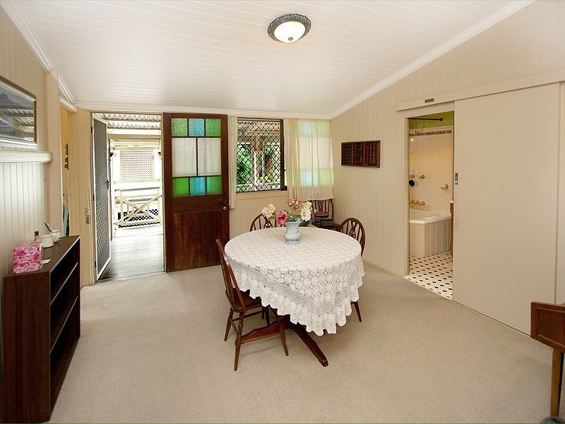 18 Waghorn st, Woodend QLD 4305