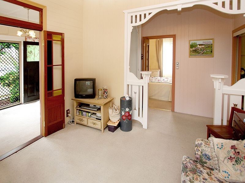 18 Waghorn st, Woodend QLD 4305