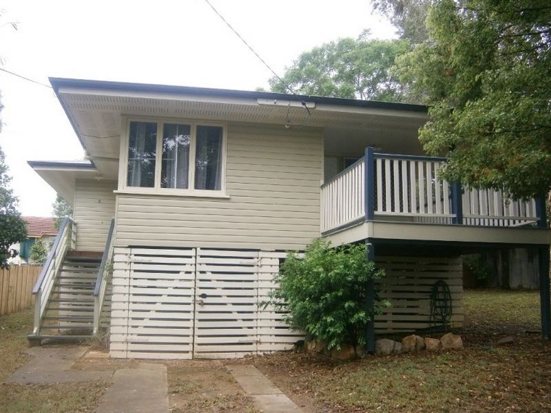 8 Odette Street, Leichhardt QLD 4305