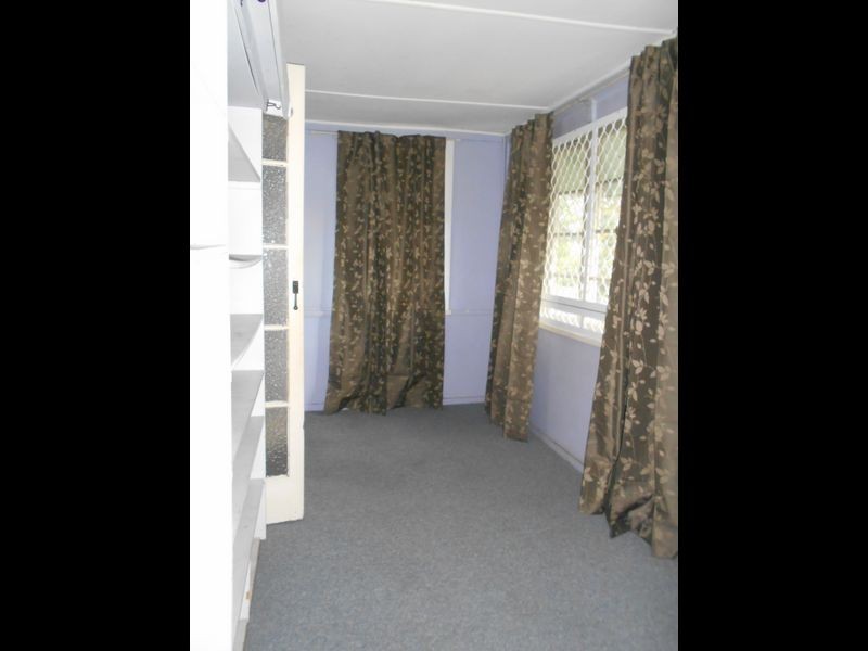 8 Cole Street, Booval QLD 4304