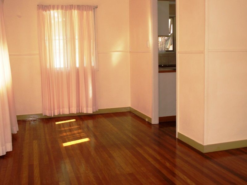 49 Avon Street, Leichhardt QLD 4305