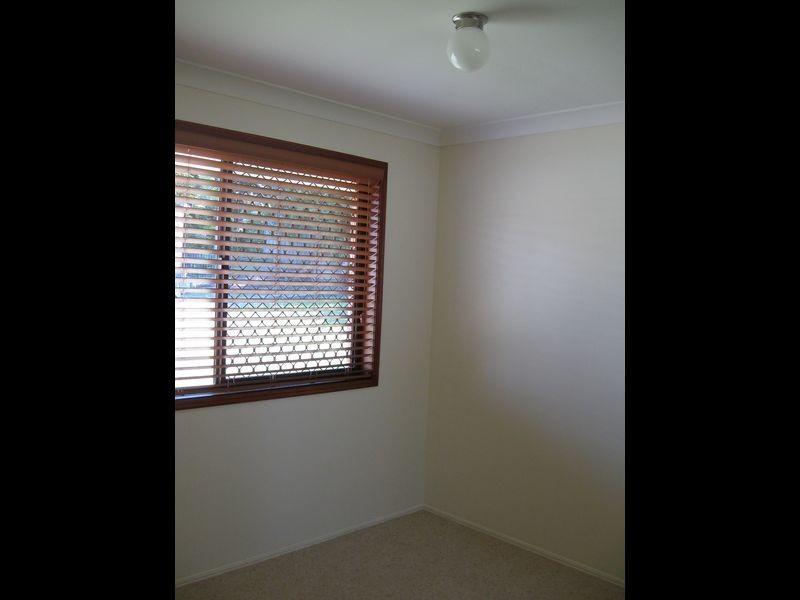 5 Loveanius Street, Silkstone QLD 4304