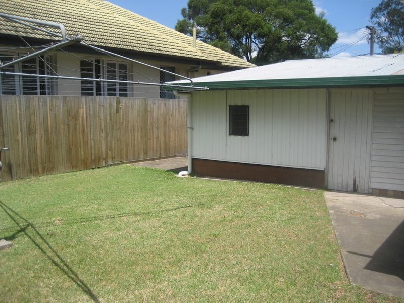 26 Vineyard Street, One Mile QLD 4305