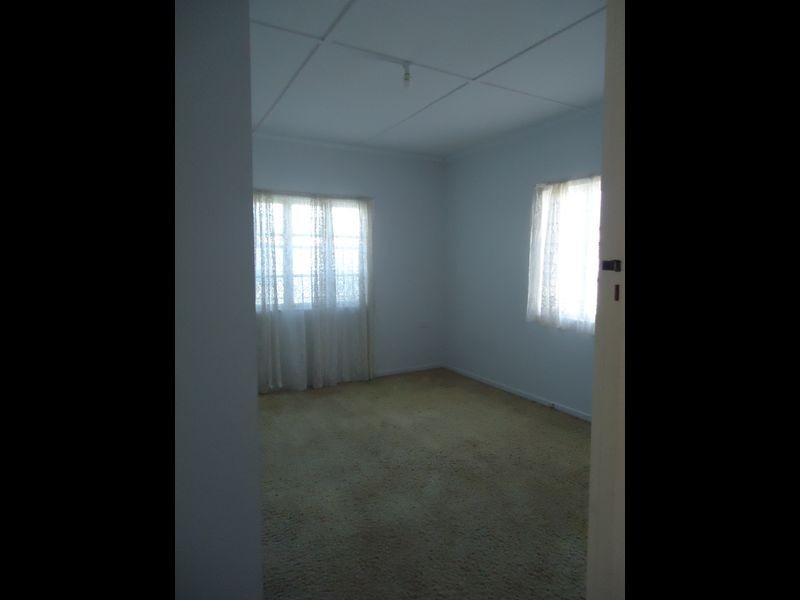 202 Glebe Rd, Booval QLD 4304