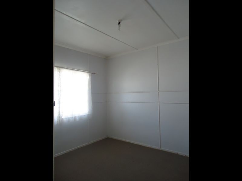 202 Glebe Rd, Booval QLD 4304