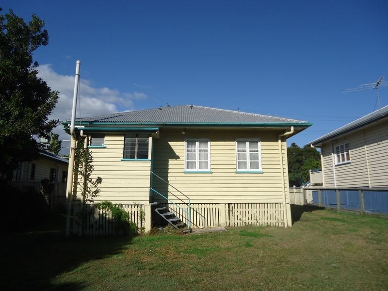 202 Glebe Rd, Booval QLD 4304