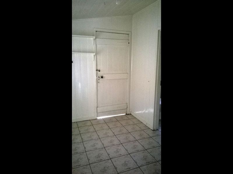 2 Perry Street, Churchill QLD 4305