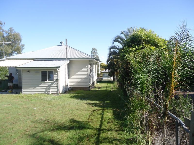 6 Glossop Street, Brassall QLD 4305