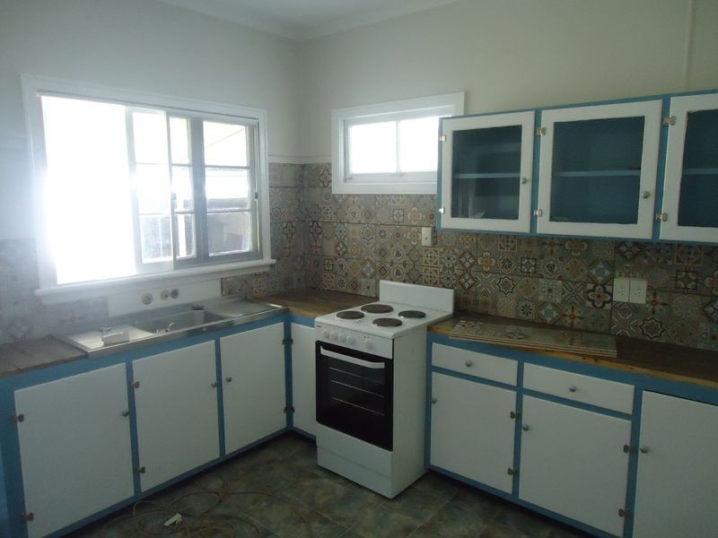 6 Glossop Street, Brassall QLD 4305