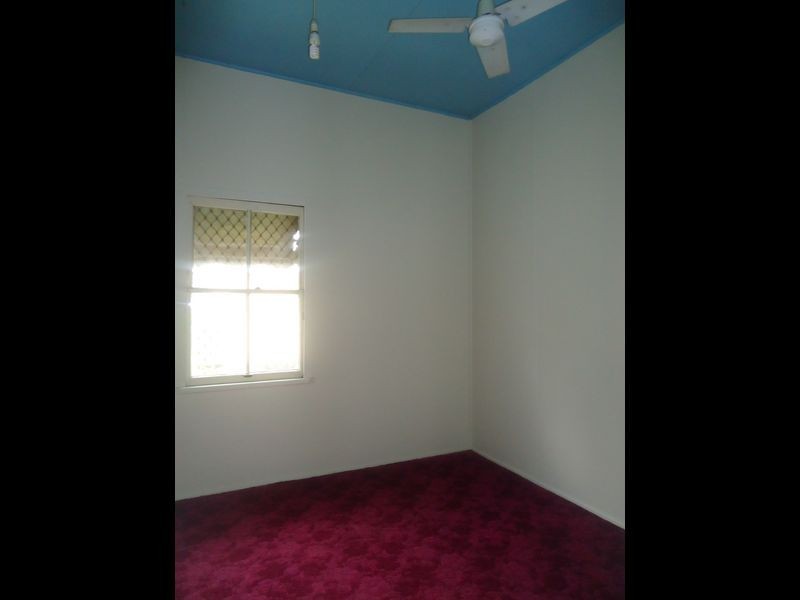 16 River Rd, Bundamba QLD 4304