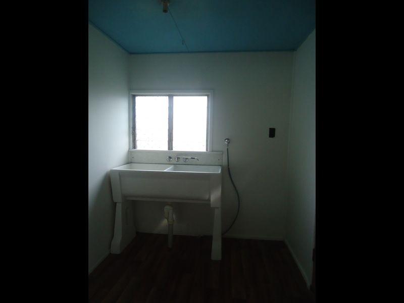 16 River Rd, Bundamba QLD 4304