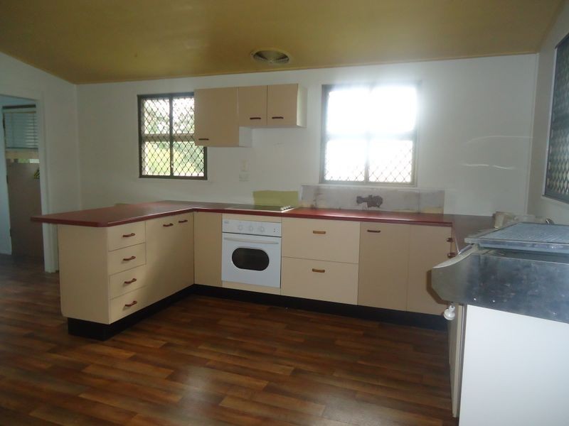 16 River Rd, Bundamba QLD 4304