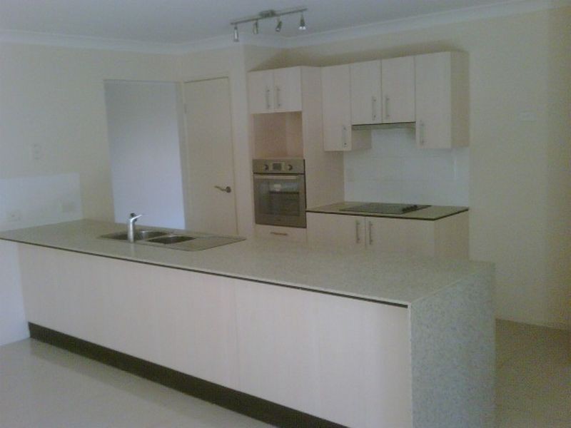 37 Burswood Close, Wulkuraka QLD 4305