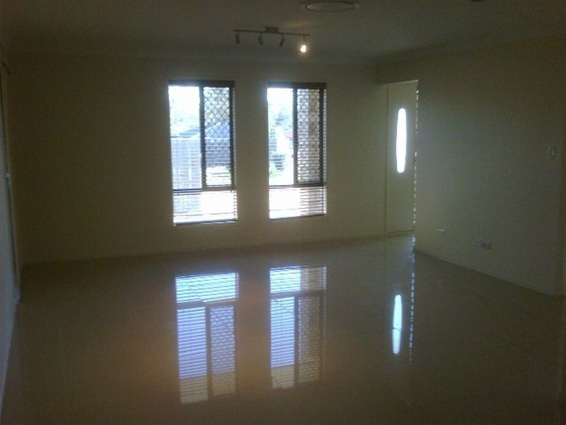 37 Burswood Close, Wulkuraka QLD 4305