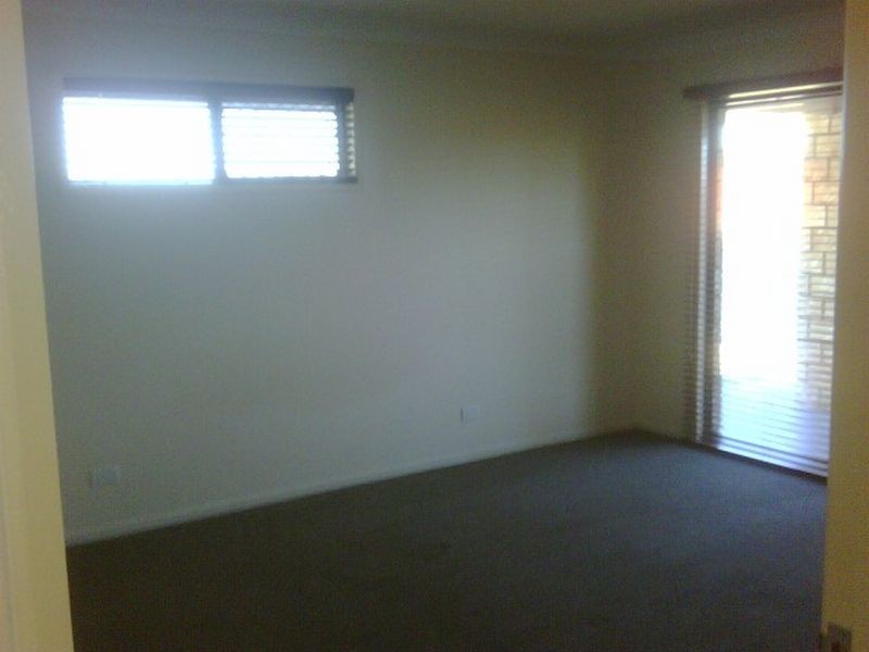 37 Burswood Close, Wulkuraka QLD 4305