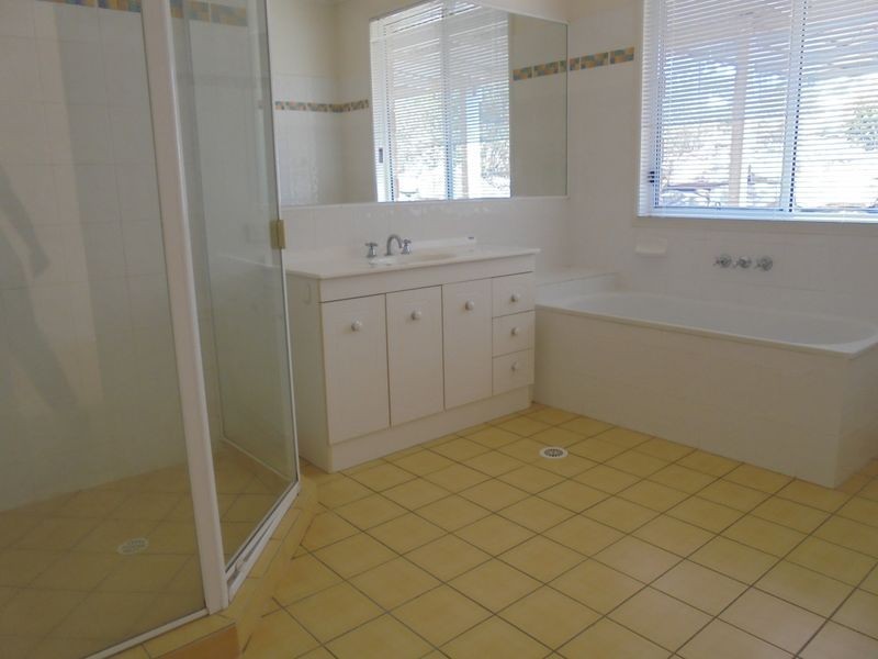 286 Eastfield Court, Deebing Heights QLD 4306