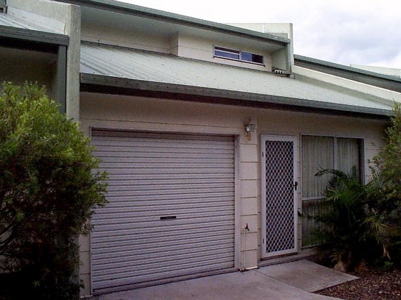 2/14a Macquarie Street, Booval QLD 4304