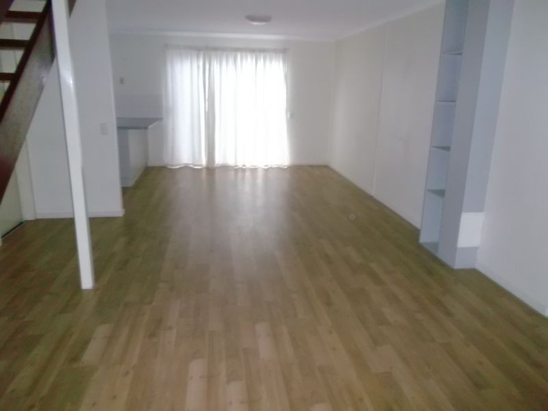 2/14a Macquarie Street, Booval QLD 4304