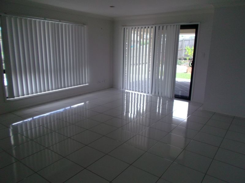 37 Pencarrow Crescent, Raceview QLD 4305
