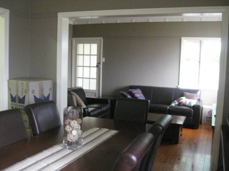 107 South Station Road, Silkstone QLD 4304