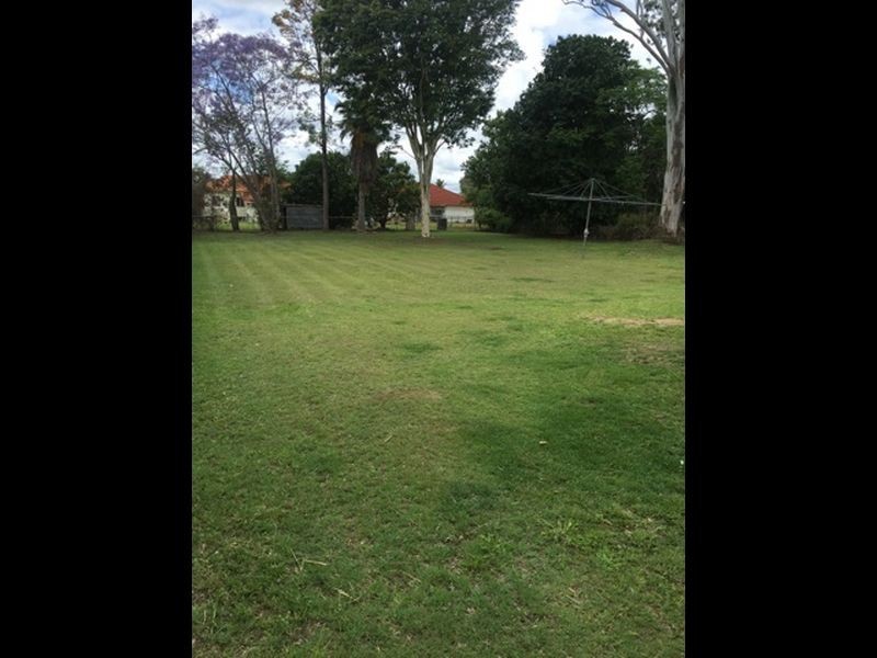 14 Phillip Street, One Mile QLD 4305