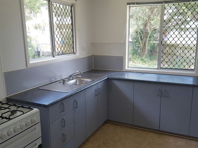 16 Hampton Street, One Mile QLD 4305