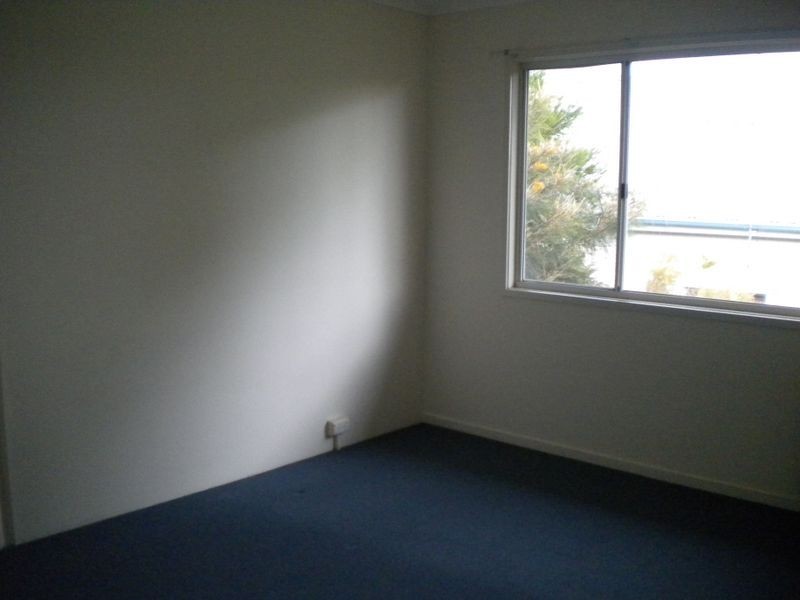 2/14a MacQuarie Street, Booval QLD 4304