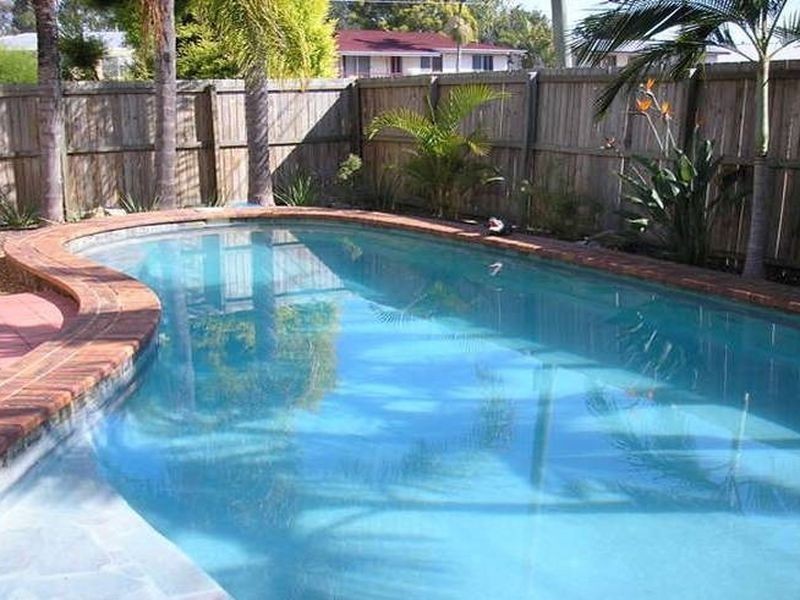 36 Russell st, Silkstone QLD 4304