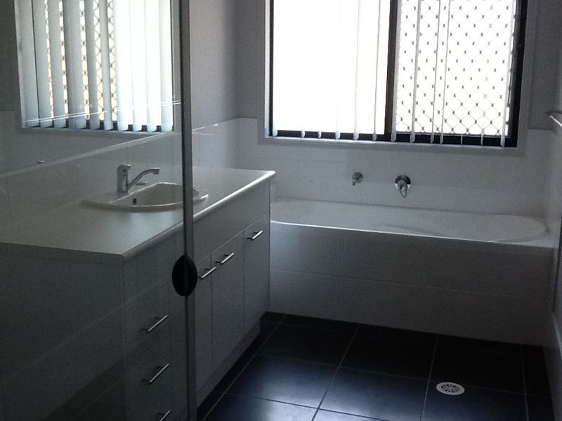 29 Shamrock Place, Chuwar QLD 4306