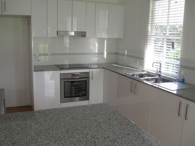 3 Creek Street, Silkstone QLD 4304