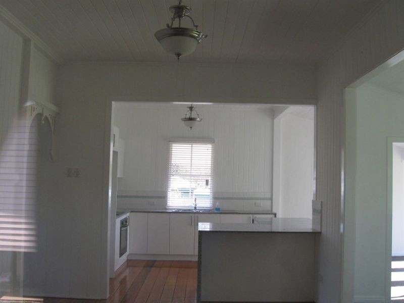 3 Creek Street, Silkstone QLD 4304