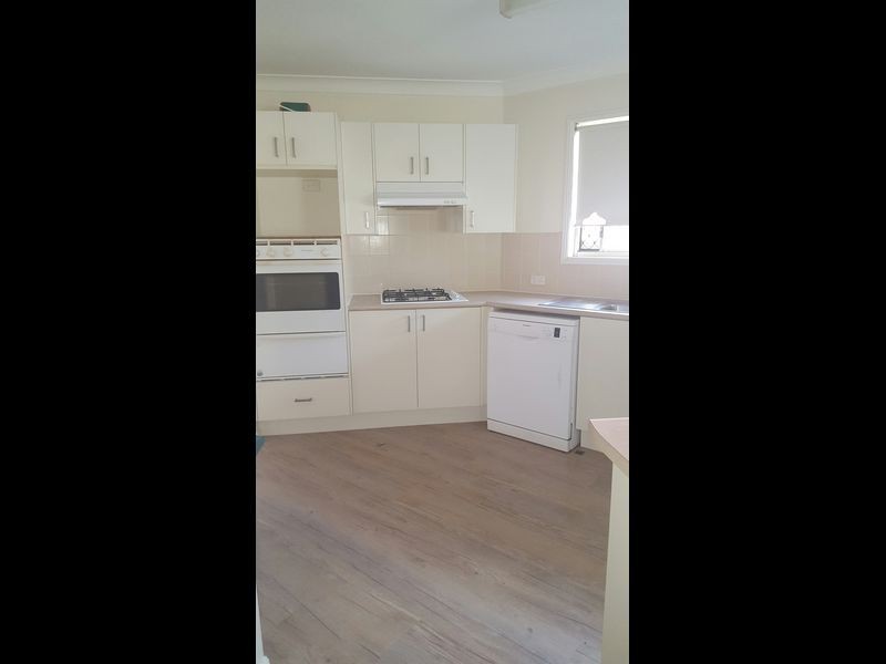 26 Dianthus Place, Flinders View QLD 4305