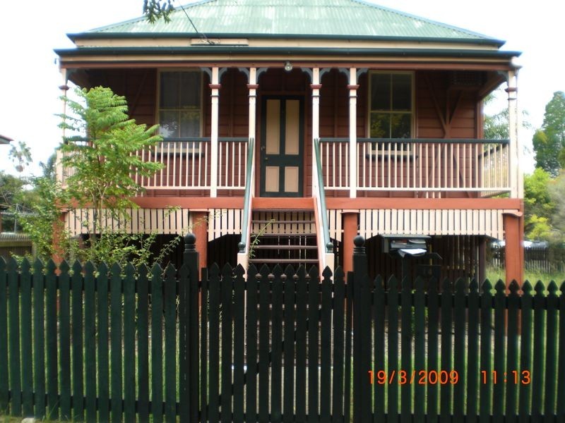 14 Moffat Street, Ipswich QLD 4305