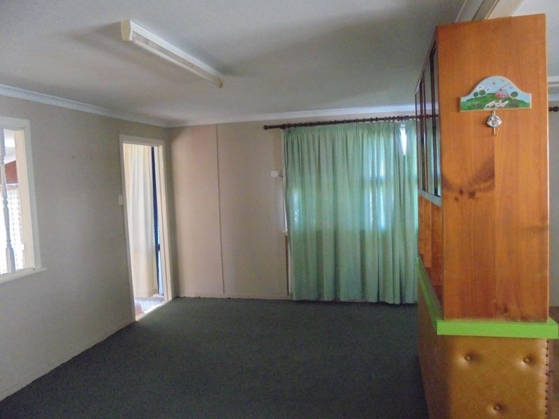 13 Rodney st, Silkstone QLD 4304