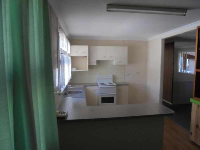 13 Rodney st, Silkstone QLD 4304