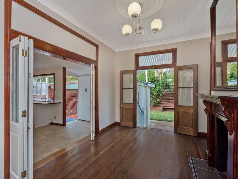 21A Lindsay st, Bundamba QLD 4304