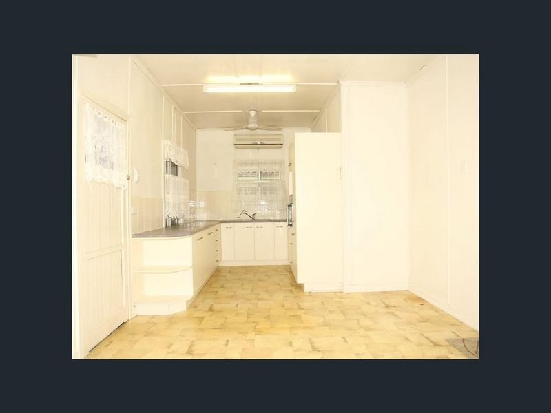 2 Soudan St, North Booval QLD 4304