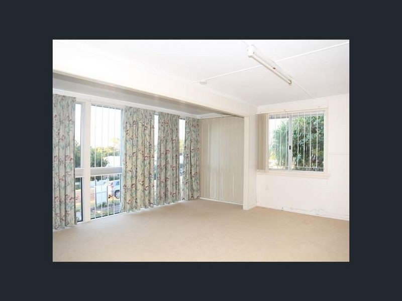 2 Soudan St, North Booval QLD 4304